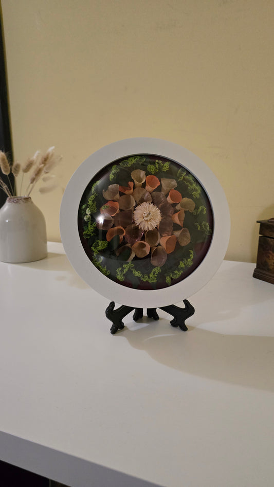 G009 Tablou rotund reqlizat manual cu flori naturale conservate