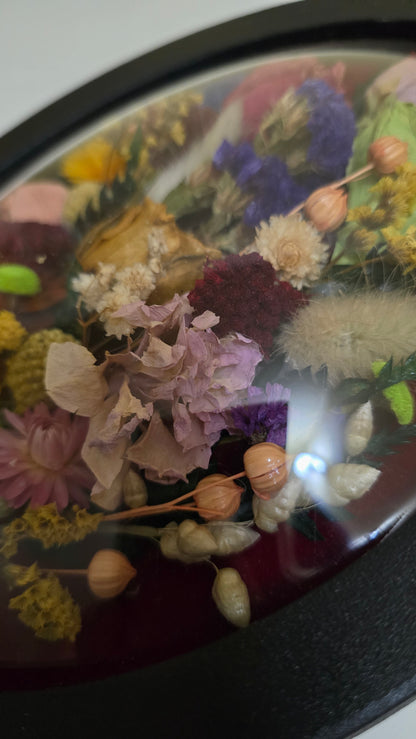 Tablou floral oval cu flori naturale conservate – 25 x 20 cm