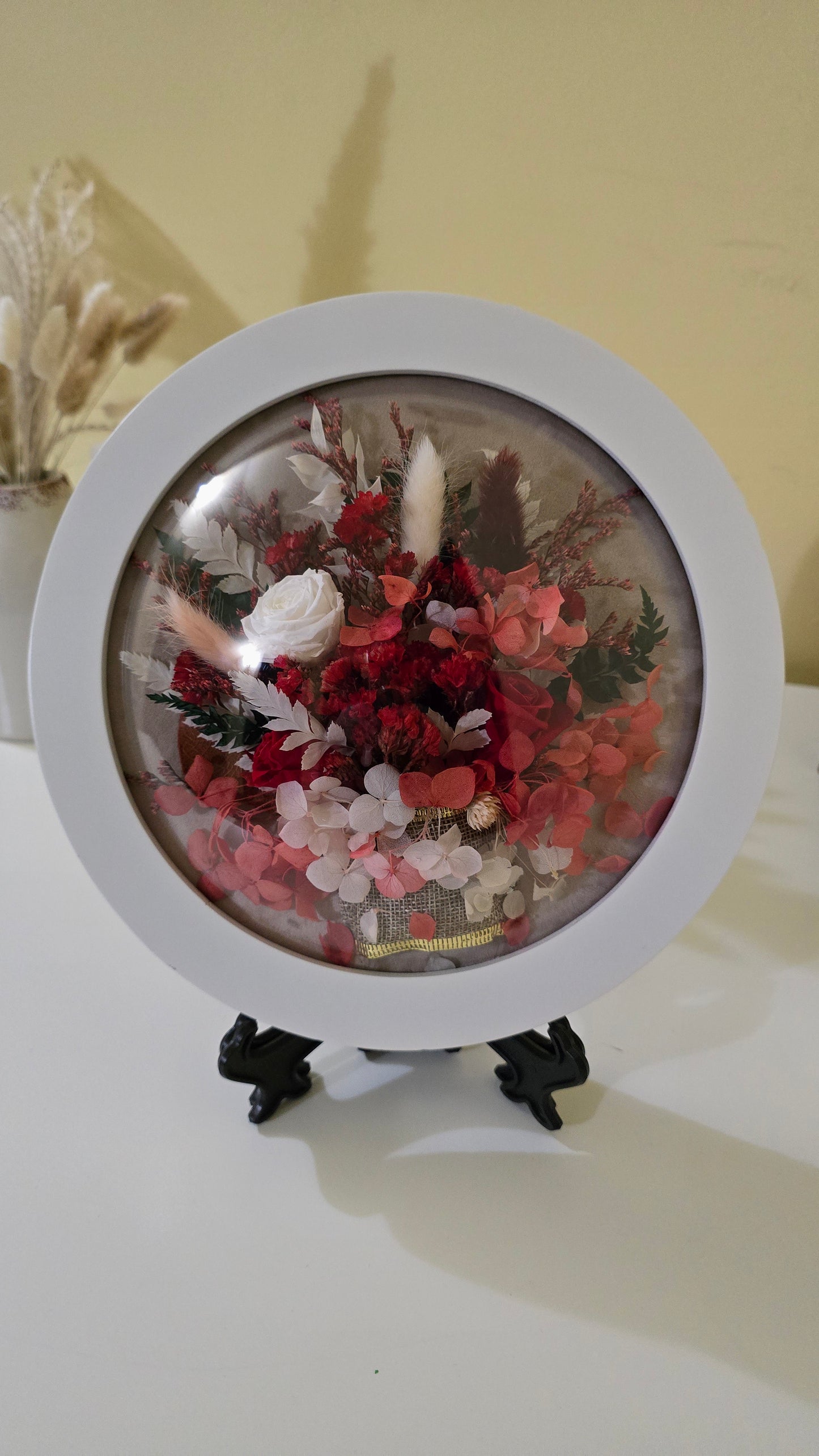 D044 Tablou floral rotund cu trandafiri – flori naturale criogenate