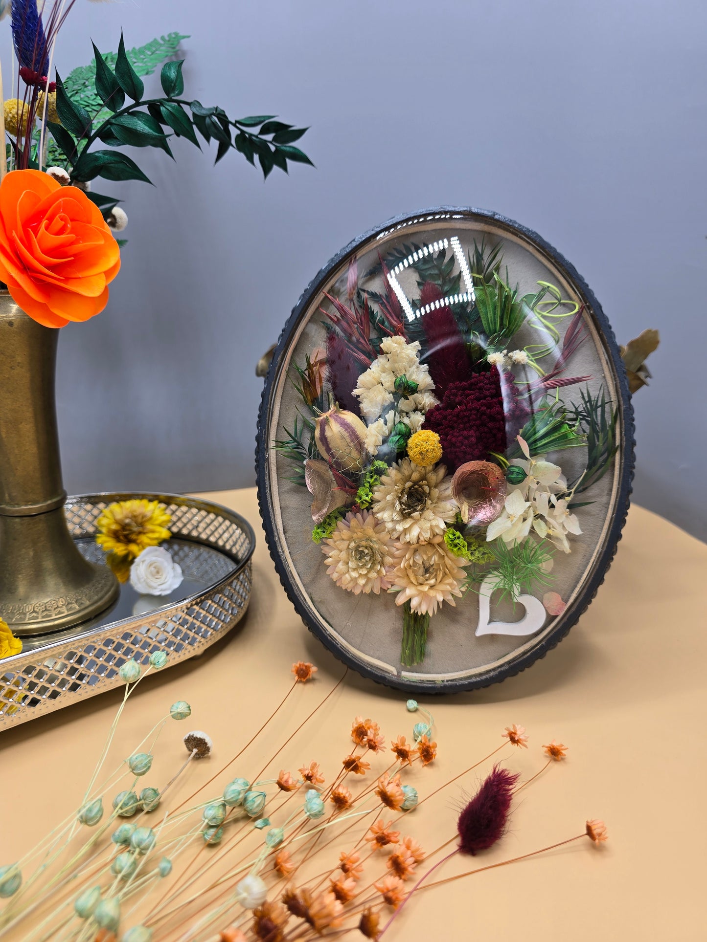 D014 Tablou oval cu flori naturale