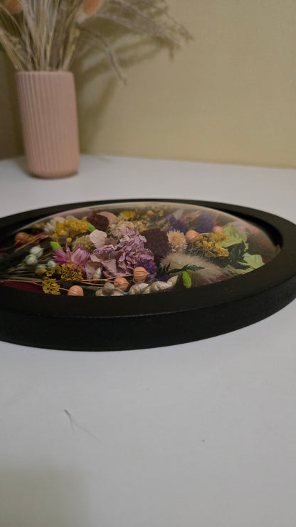 Tablou floral oval cu flori naturale conservate – 25 x 20 cm