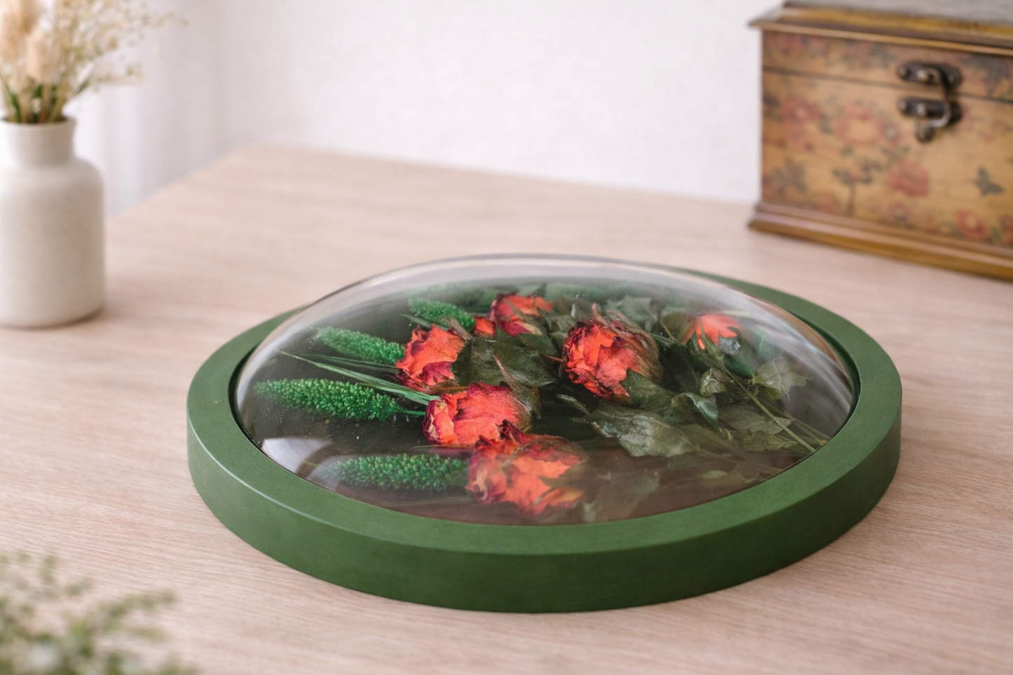 G021 Tablou oval realizat manual cu flori naturale conservate