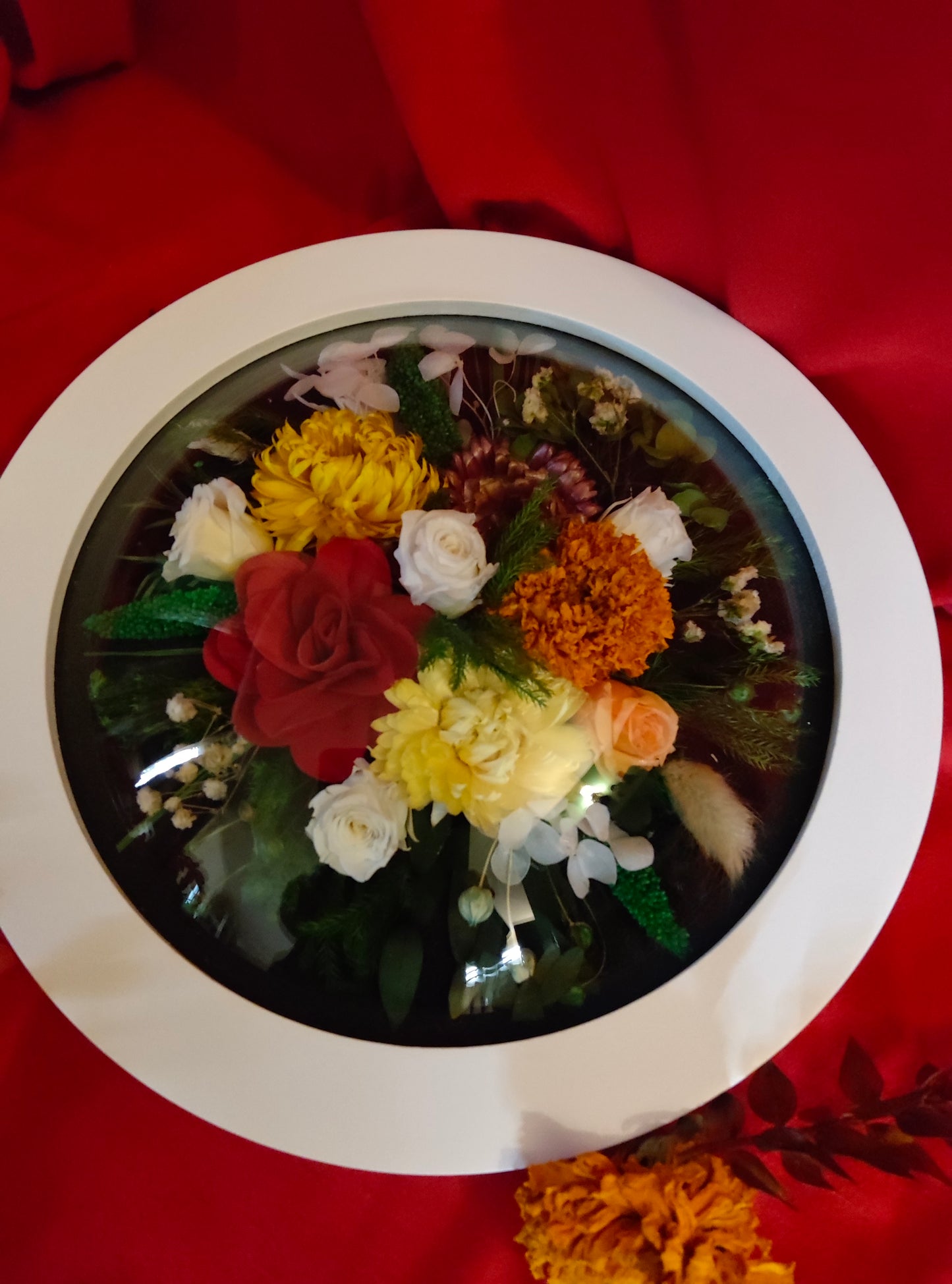 D011 Tablou rotund cu flori criogenate