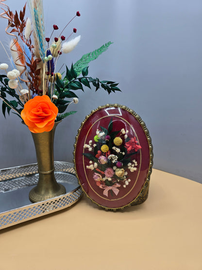 D015 Tablou oval realizat cu flori naturale