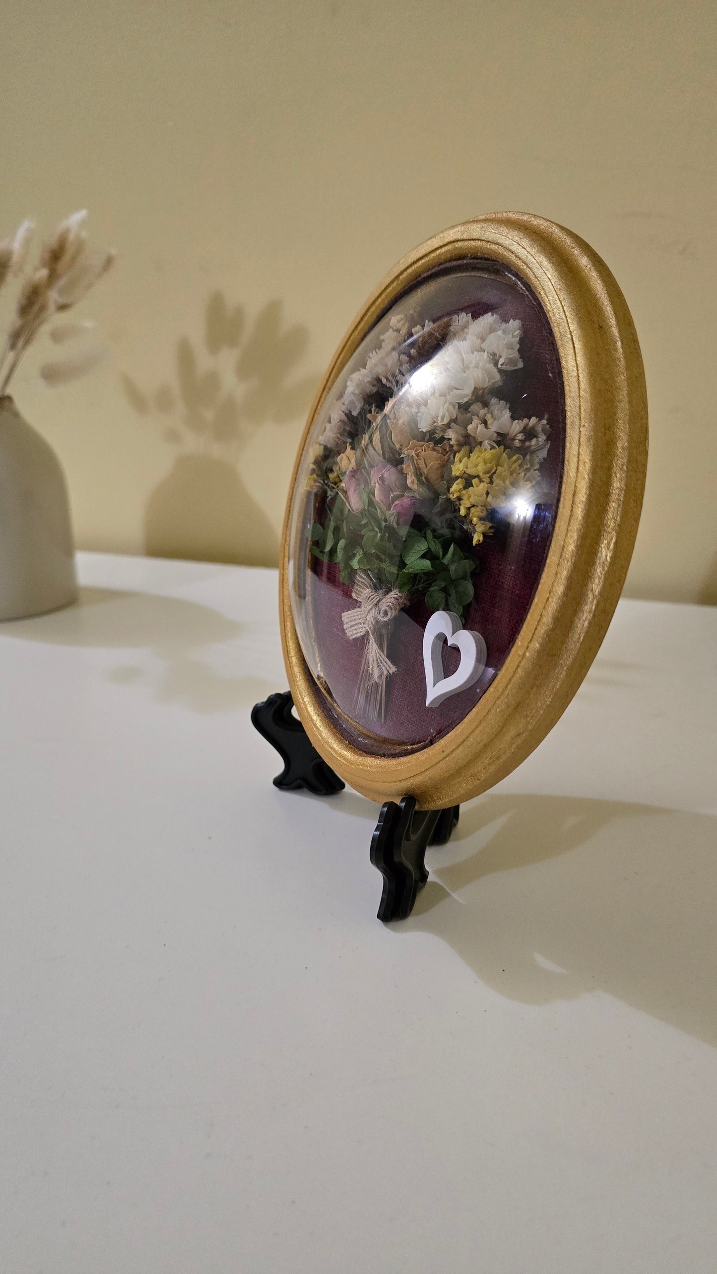 G006 Tablou rotund realizat manual cu flori naturale conservate