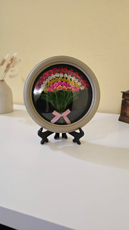 G004 Tablou rotund realizat manual cu flori naturale conservate