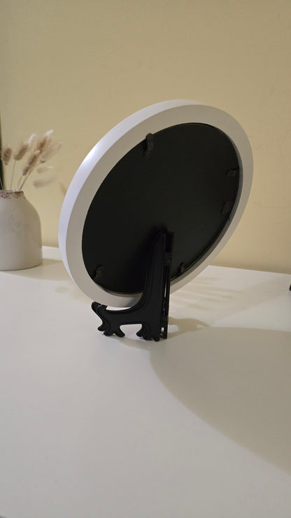 Cadou elegant cu flori naturale conservate – tablou rotund decorativ realizat manual