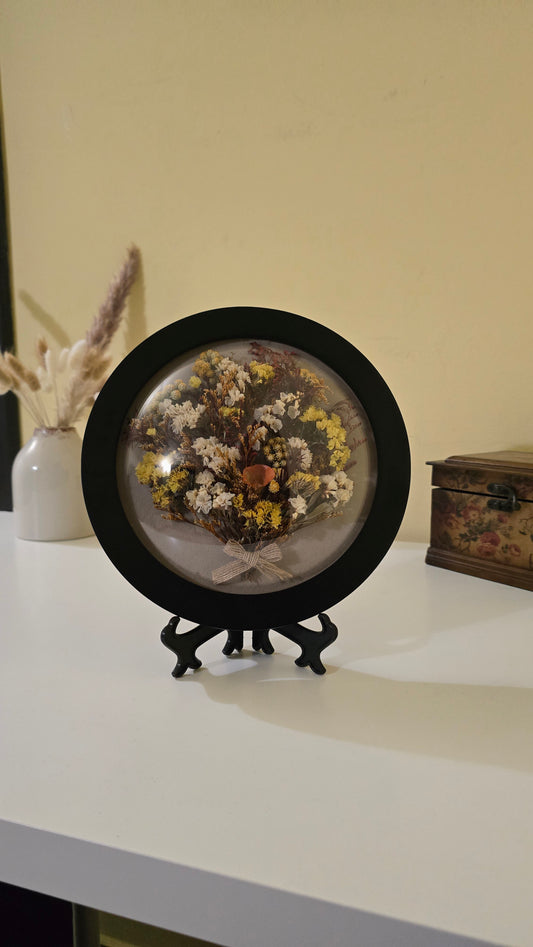 D006 Tablou decorativ cu flori naturale conservate, realizat manual.