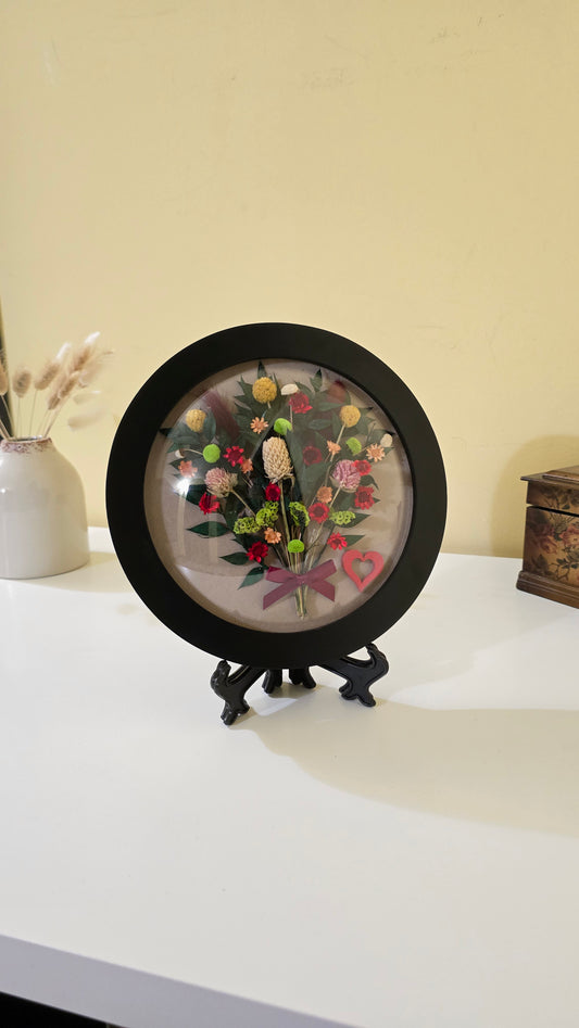 G011 Tablou rotund realizat manual cu flori naturale conservate