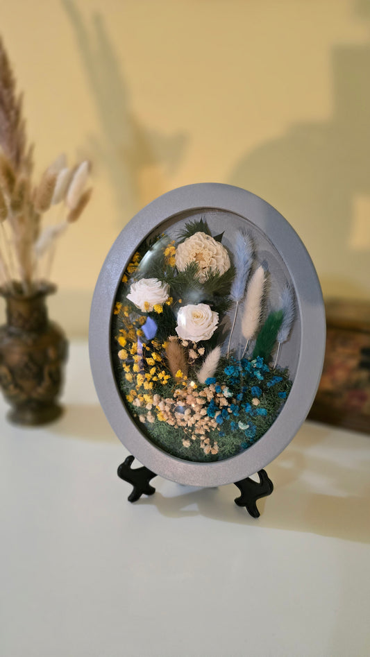 D035 Tablou oval cu flori naturale conservate – eleganță în detalii