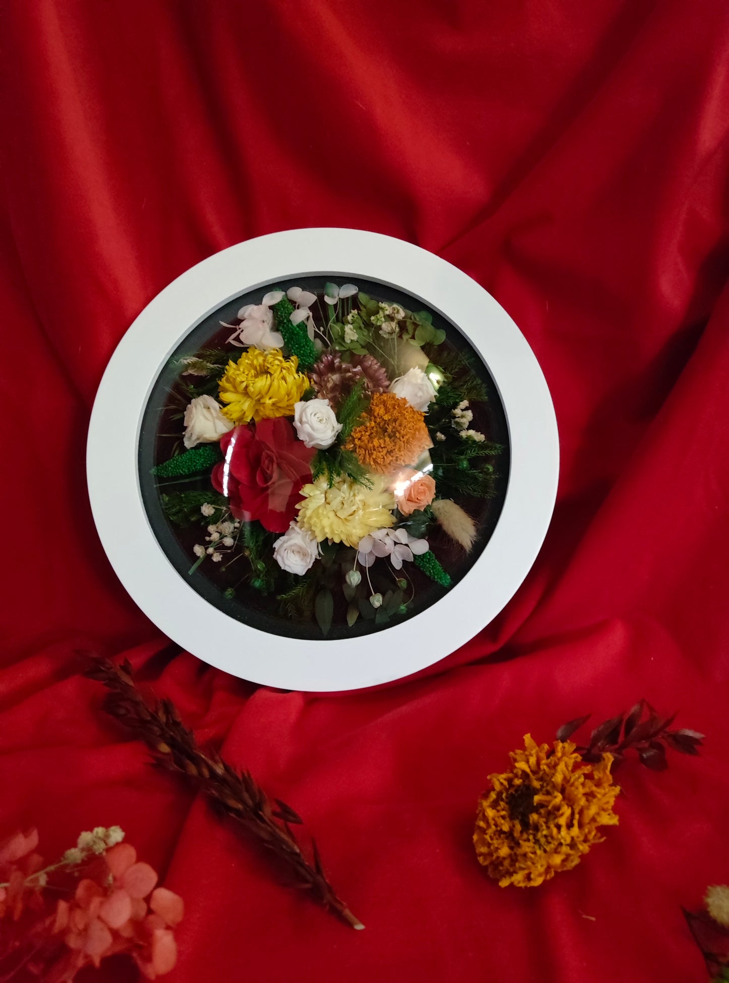 D011 Tablou rotund cu flori criogenate