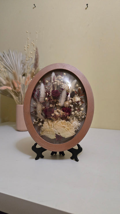 Tablou floral oval cu flori naturale conservate – decor handmade premium, 25 x 20 cm