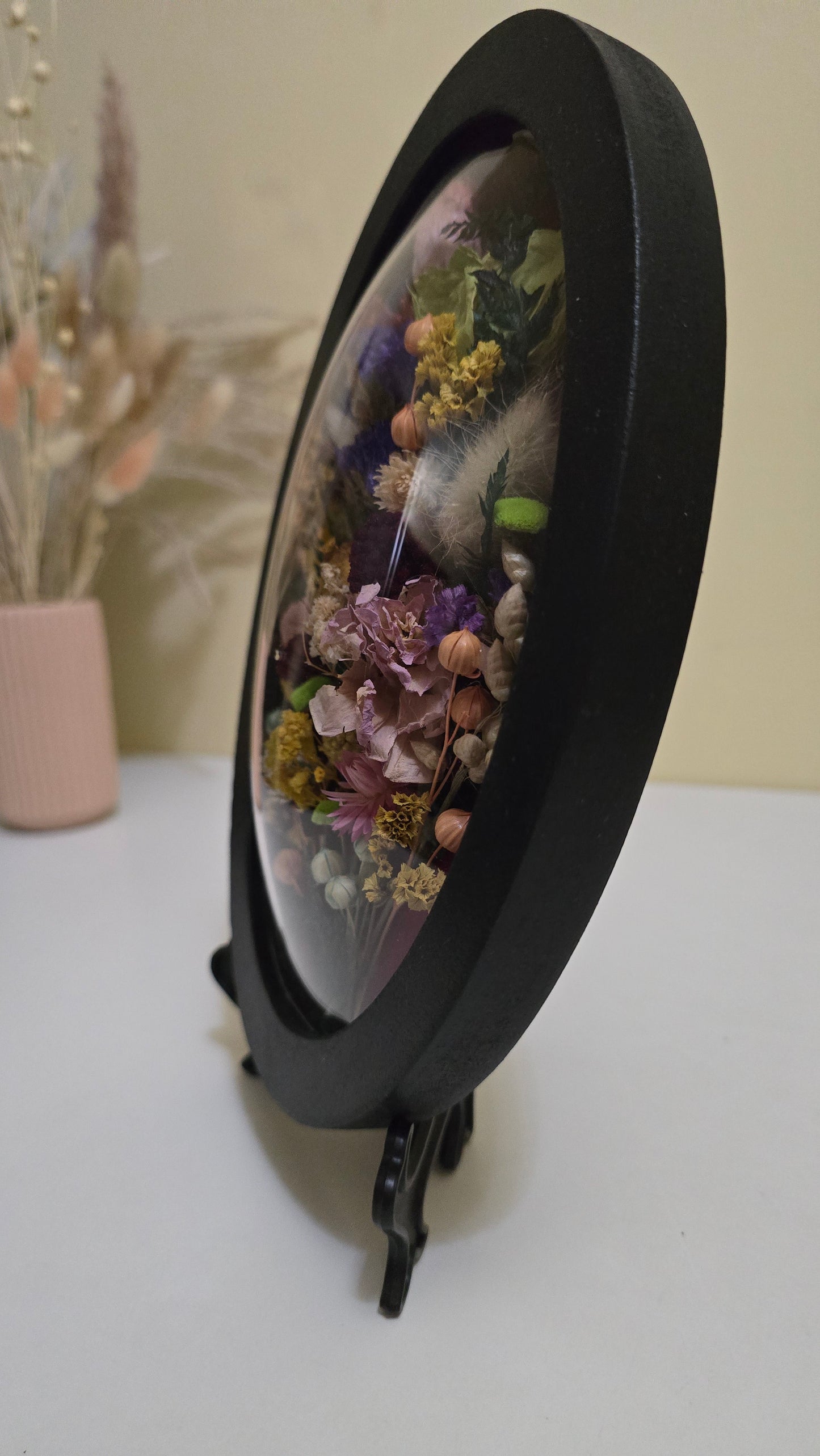 Tablou floral oval cu flori naturale conservate – 25 x 20 cm