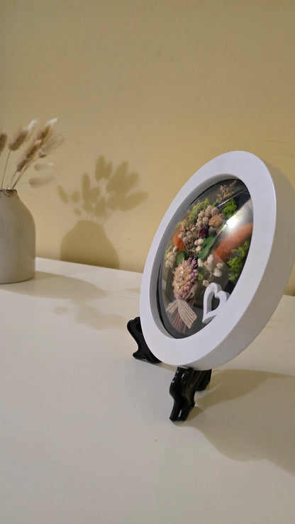 G002 Tablou rotund realizat manual cu flori naturale conservate