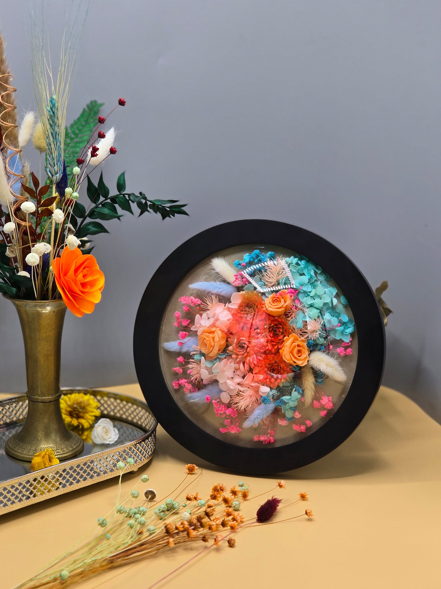 D016 Tablou rotund cu flori naturale conservate